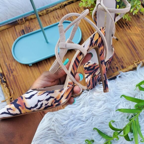 New Shoe Repulic LA Tiger Print Stiletto Heels - Picture 6 of 12